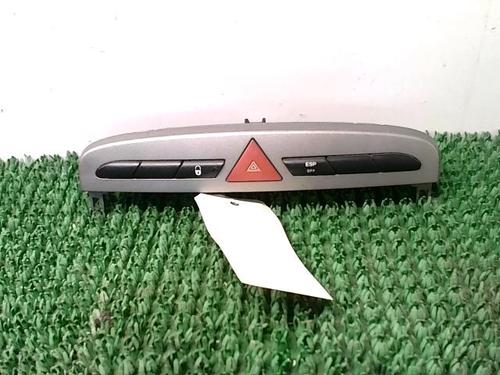Used Warning switch Warning switch PEUGEOT 308 I (4A_, 4C_) 1.6 HDi (92 hp) 22089931 22089931