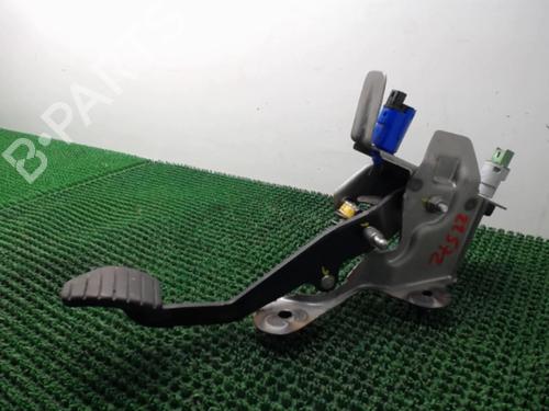 Clutch pedal RENAULT CLIO IV (BH_) 1.5 dCi 75 | BP25262131I13