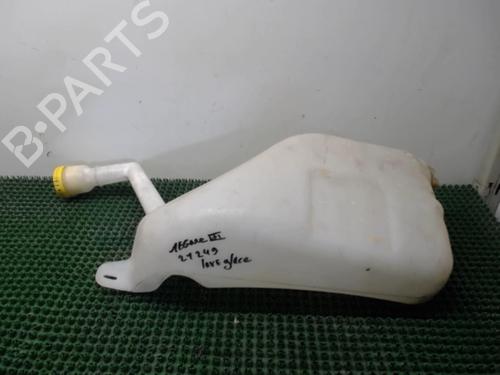 Used Windscreen washer tank RENAULT MEGANE III Hatchback (BZ0/1_, B3_) 1.5 dCi (86 hp) 22078995