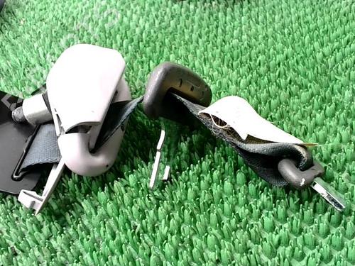 Gurtstraffer Mitte TOYOTA YARIS (_P9_) 1.4 D-4D (NLP90_, NLP90R) | BP30628914C91