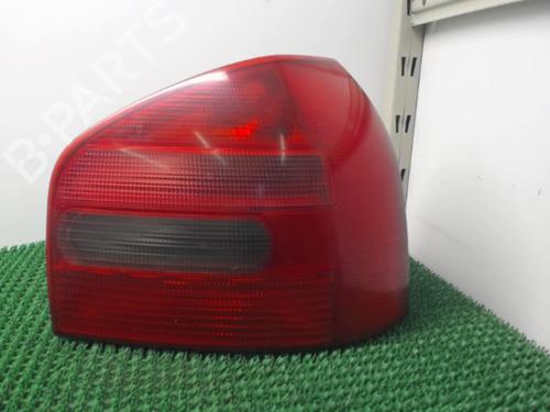 Højre baglygte AUDI A3 (8L1) 1.9 TDI (90 hp) 22077145