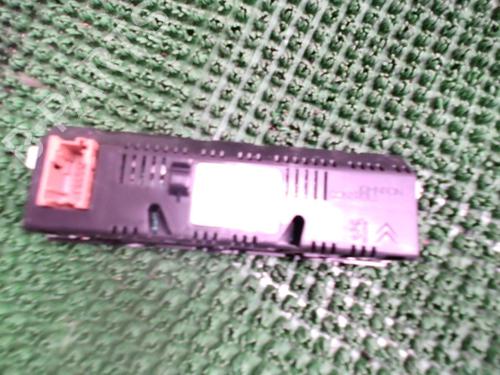 Used Display monitor Display monitor CITROËN C3 II (SC_) 1.4 HDi 70 (SC8HZC, SC8HR0, SC8HP4) (68 hp) 22086298 22086298