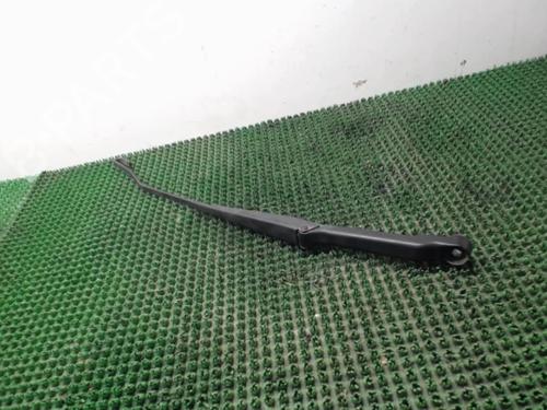 Used Front windshield wiper arm VW POLO III (6N1) 60 1.4 (60 hp) 22079620