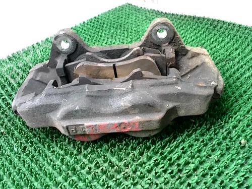 Etrier avant droit TOYOTA HILUX VII Pickup (_N1_, _N2_, _N3_) 2.5 D-4D 4WD (KUN25) (144 hp) 30634203