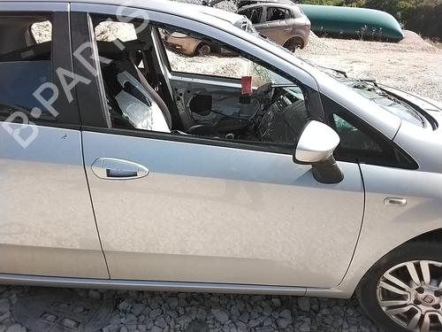 Used Right front door Right front door FIAT PUNTO (199_) 1.2 (199AXZ1A, 199BXZ1A) (69 hp) 35780549 35780549