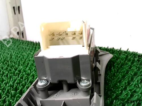 Left front window switch TOYOTA YARIS (_P9_) 1.4 D-4D (NLP90_, NLP90R) | BP30500072I27 - Image 4