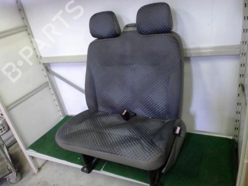Used Right front seat RENAULT TRAFIC II Van (FL) 1.9 dCi 100 (FL0C) (101 hp) 22084651