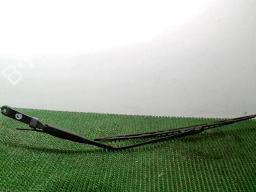 Used Front windshield wiper arm RENAULT MASTER II Van (FD) 2.5 dCi 120 (115 hp) 22078624