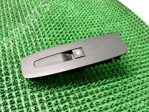 Used Left rear window switch RENAULT SCÉNIC IV (J9_) 1.7 Blue dCi 120 (J9A7, J9A8) (120 hp) 30531843