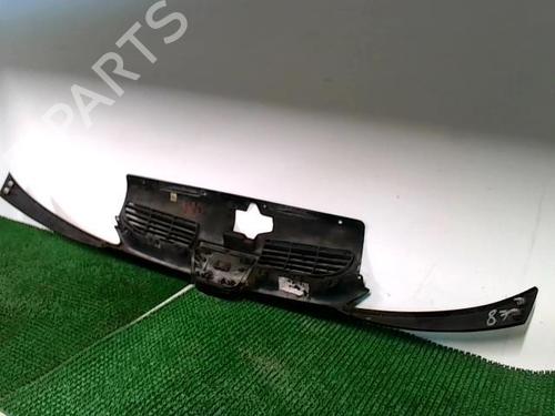 Grill PEUGEOT 206 Hatchback (2A/C) 1.9 D (69 hp) 22090530