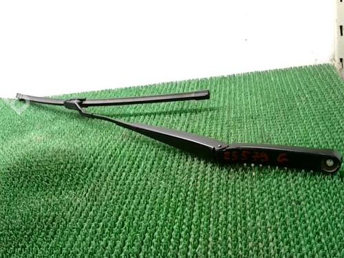 Used Front windshield wiper arm VW POLO V (6R1, 6C1) 1.4 TDI (75 hp) 28840941