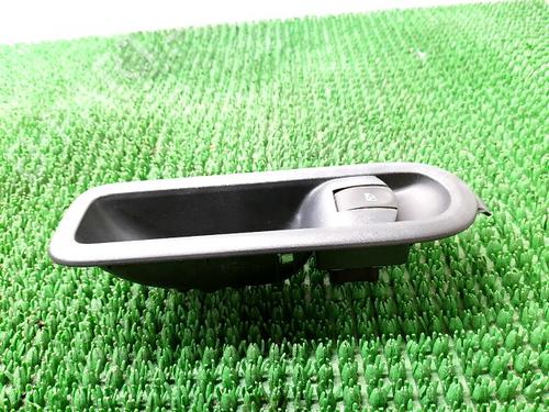 Used Right front window switch Right front window switch RENAULT TWINGO II (CN0_) 1.2 16V (CN04, CN0B) (75 hp) 34432984 34432984