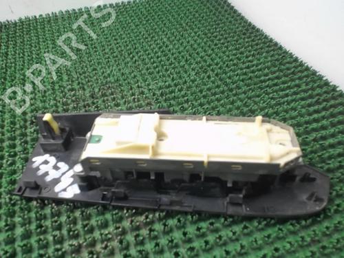 Used Switch Switch TOYOTA AURIS (_E18_) 1.8 Hybrid (ZWE186_, ZWE186R) (136 hp) 22082485 22082485