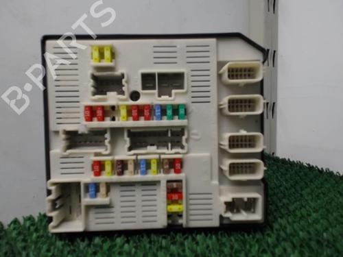 Used Fuse box Fuse box RENAULT MEGANE III Hatchback (BZ0/1_, B3_) 1.5 dCi (106 hp) 22081287 22081287