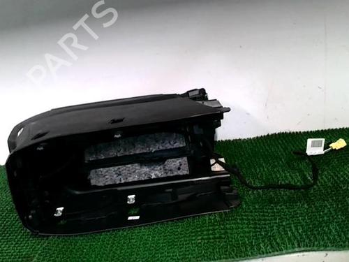 Used Armrest / Center console Armrest / Center console PEUGEOT 3008 II SUV (MC_, MR_, MJ_, M4_) 1.6 BlueHDi 120 (120 hp) 22438421 22438421