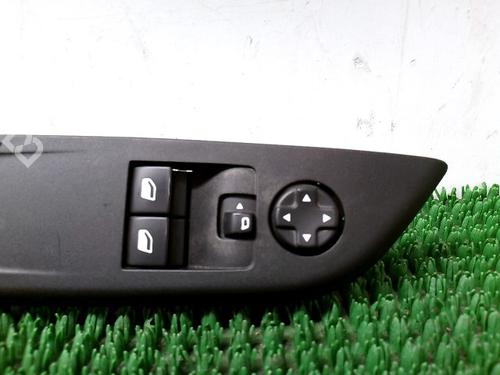Used Left front window switch Left front window switch OPEL CORSA F (P2JO) 1.2 (68) (101 hp) 34433172 34433172