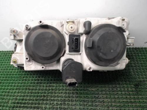 Used Right headlight Right headlight VOLVO V40 Estate (645) 1.9 DI (115 hp) 22079576 22079576