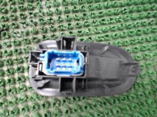 Used Right front window switch Right front window switch RENAULT MASTER III Van (FV) 2.3 dCi 125 FWD (FV0C, FV0D, FV0G, FV0H, FV0J, FV0K,... (125 hp) 22082217 22082217