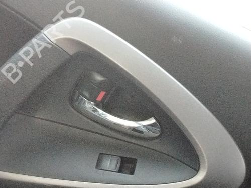 Venstre bagtil invendig håndtag Venstre bagtil invendig håndtag TOYOTA RAV 4 III (_A3_) 2.2 D 4WD (ALA30_, ALA30R) (136 hp) 34213134 34213134