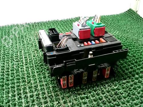 fuse-box-peugeot-partner-mpv-5_-g_-1996-26594060 main image