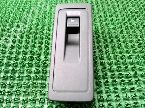 Used Right front window switch Right front window switch VW TRANSPORTER T6 / CARAVELLE T6 Bus (SGB, SGJ, SHB, SHJ) 2.0 TDI (150 hp) 22093320 22093320