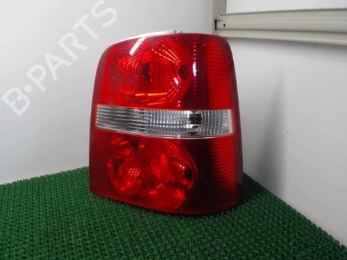 Used Right taillight VW TOURAN (1T1, 1T2) 1.6 FSI (115 hp) 22076744