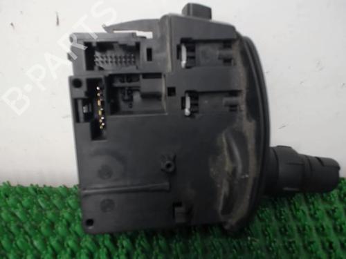 Used Steering column stalk RENAULT CLIO III (BR0/1, CR0/1) 1.5 dCi (BR17, CR17) (86 hp) 22087339
