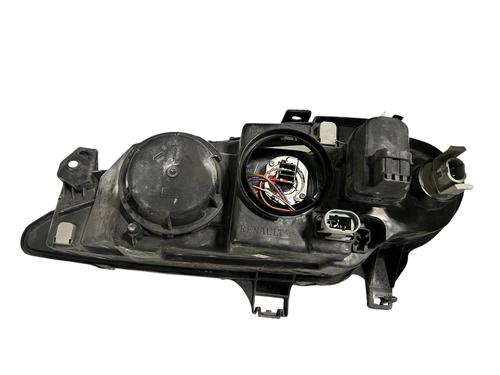 Used Right headlight Right headlight RENAULT MEGANE I (BA0/1_) 1.6 16V (BA04, BA0B, BA11, BA1J, BA16, BA19, BA1K, BA1V,... (107 hp) 40069066 40069066