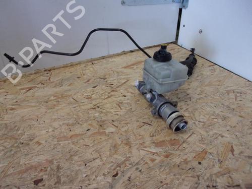 Used Brake master cylinder Brake master cylinder RENAULT MASTER II Van (FD) 2.5 dCi 100 (FD0U, FD0V, FD3U, FD3V, FD8U, FD8V) (99 hp) 22075657 22075657
