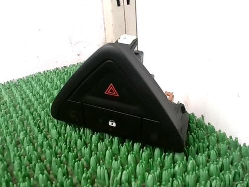 Used Warning switch RENAULT KOLEOS I (HY_) 2.0 dCi 4x4 (HY0K) (150 hp) 29932640