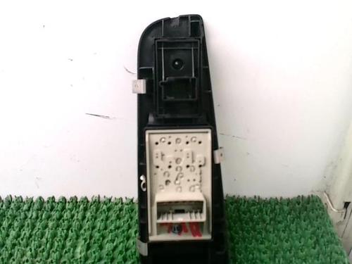 Used Left front window switch Left front window switch FIAT GRANDE PUNTO (199_) 1.2 (65 hp) 24350228 24350228