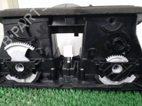 Used Air vent VW GOLF VI (5K1) 2.0 TDI (110 hp) 22081645