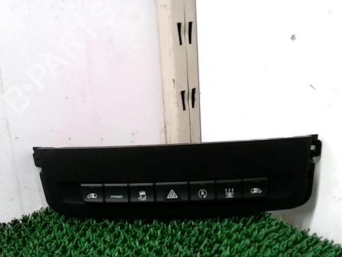 Used Warning switch MERCEDES-BENZ VITO Van (W447) 119 CDI 4x4 (447.601, 447.603, 447.605) (190 hp) 24144427