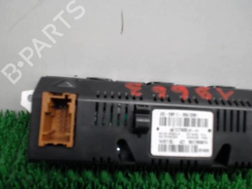 Used Display monitor Display monitor CITROËN C3 II (SC_) 1.6 BlueHDi 75 (75 hp) 22082837 22082837