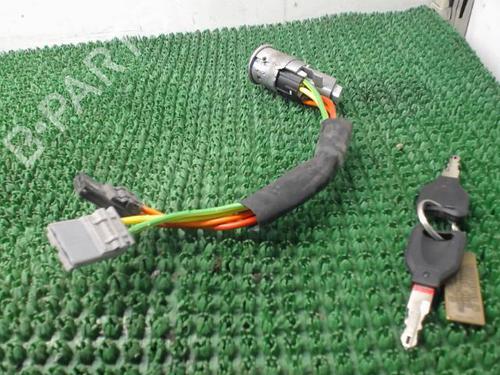 Used Ignition barrel RENAULT TRAFIC Van (T_, P_, V_) 1.4 (48 hp) 22088166