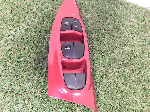 Used Left front window switch NISSAN JUKE (F15) 1.5 dCi (110 hp) 22091949