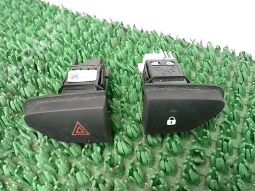Used Warning switch Warning switch RENAULT CLIO IV (BH_) 1.5 dCi 75 (75 hp) 22089557 22089557