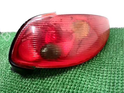 Højre baglygte PEUGEOT 206 CC (2D) 1.6 16V (2DNFUF, 2DNFUR) | BP20876240C35 