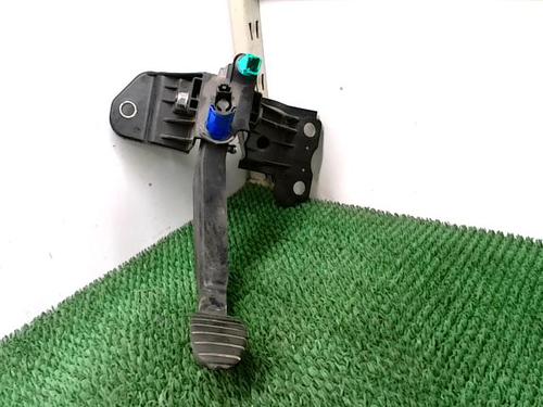Used Clutch pedal RENAULT MASTER III Van (FV) 2.3 dCi 145 FWD (FV0E, FV0F, FV0H, FV02, FV0M, FV0S,... (146 hp) 28496824