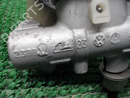 Used Brake master cylinder Brake master cylinder VW NEW BEETLE (9C1, 1C1) 1.6 (102 hp) 22077739 22077739
