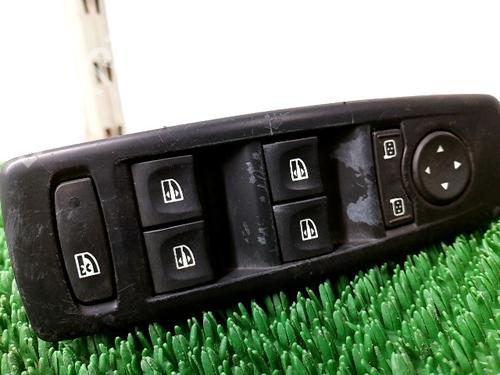 Used Left front window switch Left front window switch RENAULT MEGANE III Grandtour (KZ0/1) 1.5 dCi (KZ09, KZ0D, KZ1G, KZ29, KZ14, KZ1W, KZ10, KZ1F,... (110 hp) 34433115 34433115