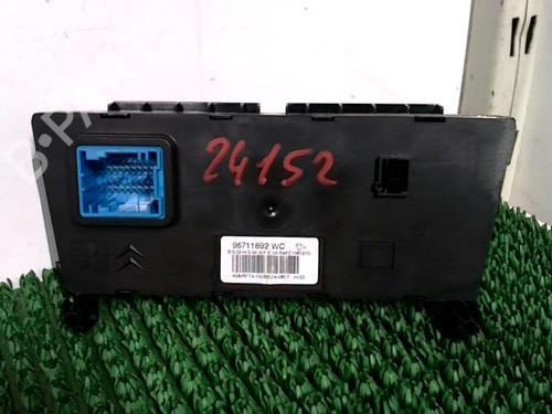 climate-control-citroen-c3-picasso-sh_-16-hdi-2008-22091460 main image