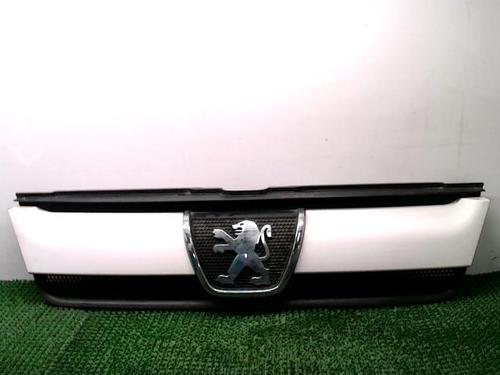Used Grille PEUGEOT BOXER Van (244) 2.8 HDi (128 hp) 20876932