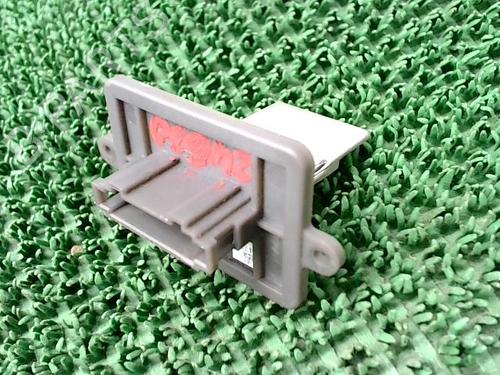 Used Heater resistor DACIA SANDERO III 1.0 SCe 65 (67 hp) 30045133