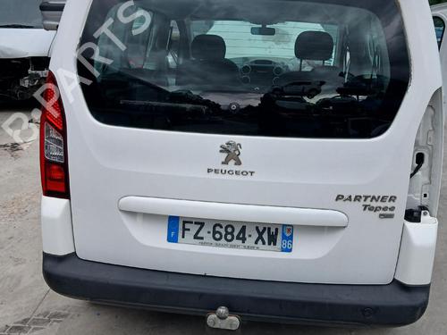 left-taillight-peugeot-partner-tepee-2008-38976994 main image