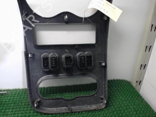 Used Middle console Middle console DACIA SANDERO 1.4 MPI LPG (72 hp) 22076632 22076632
