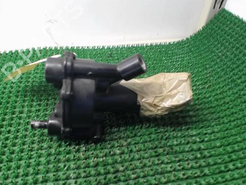 Used Vacuum pump FORD FIESTA IV (JA_, JB_) 1.8 DI (75 hp) 22077217