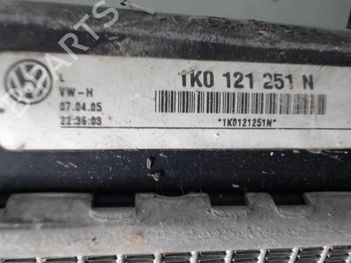 Used Water radiator Water radiator VW TOURAN (1T1, 1T2) 2.0 TDI 16V (140 hp) 22087674 22087674
