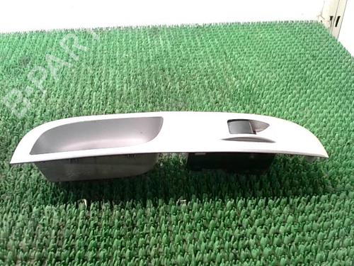 Used Right rear window switch MITSUBISHI L200 / TRITON (KA_T, KB_T) 2.5 DI-D 4WD (KB4T) (136 hp) 29521044