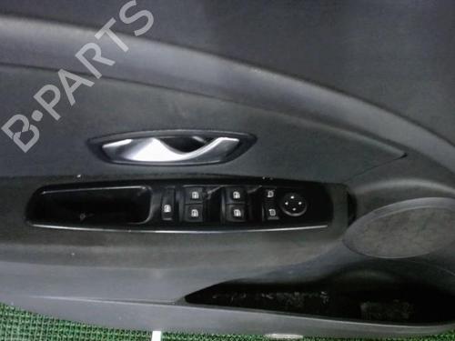 Used Left front door RENAULT MEGANE III Grandtour (KZ0/1) 1.5 dCi (KZ0C, KZ1A) (90 hp) 20877300
